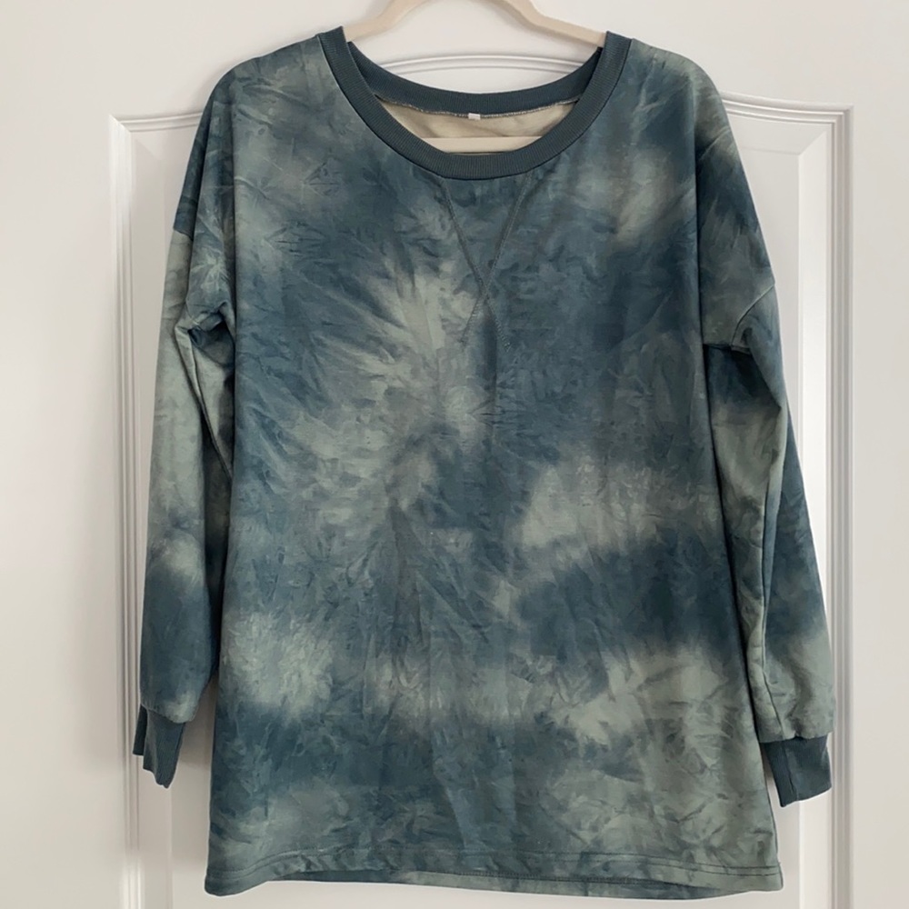 ***SOLD*** Boutique line long sleeve tie-dye shirt